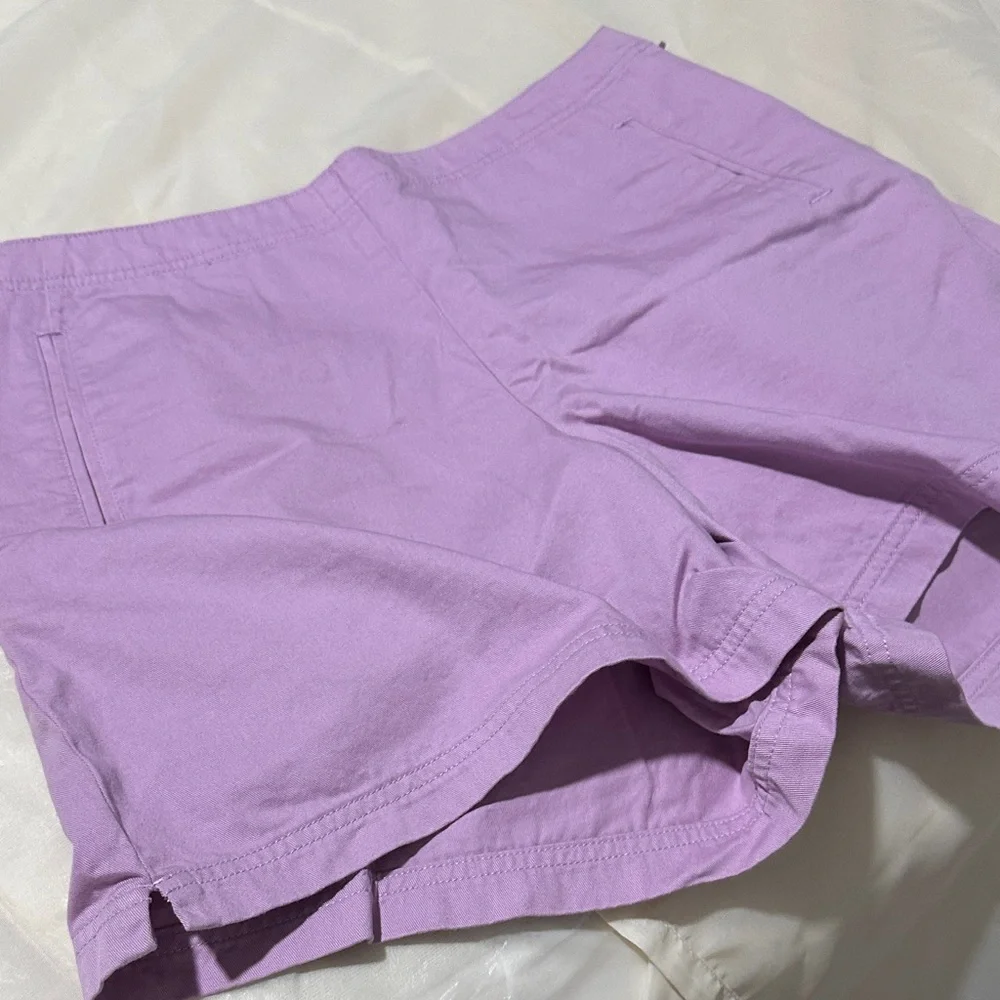Izod Women's Light Purple Shorts with Pockets